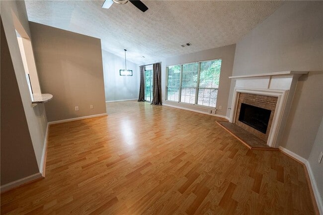 Building Photo - 3820 Oak Park Dr