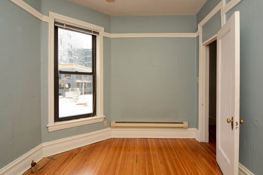 Building Photo - 1219 N Dearborn