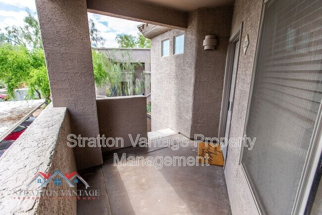 Building Photo - 11680 E Sahuaro Dr