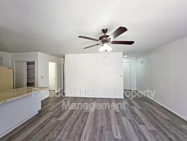 Building Photo - 670 Bourbon St