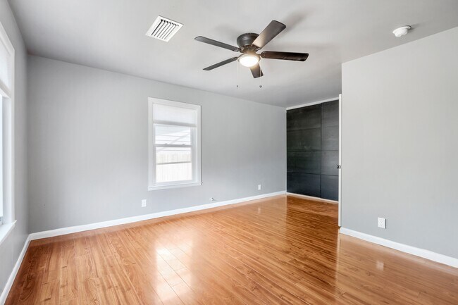 Building Photo - 210 Nelray Blvd
