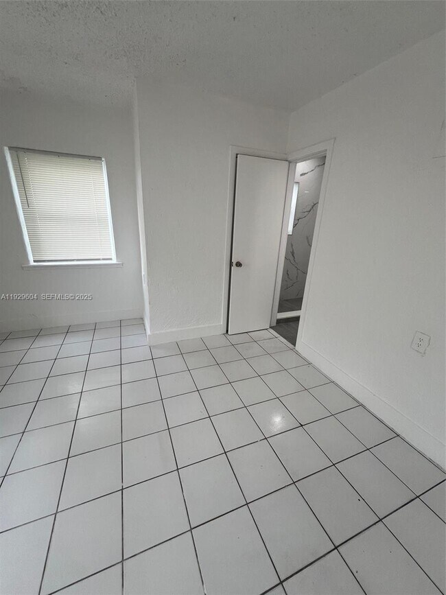 Building Photo - 1948 Fillmore St