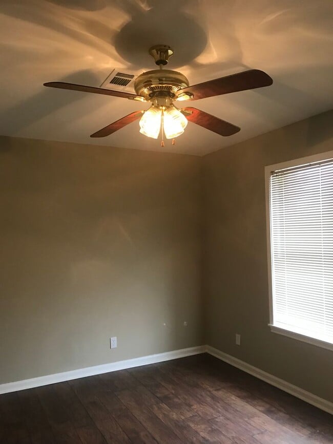 Building Photo - 957 Bayou Trace Dr