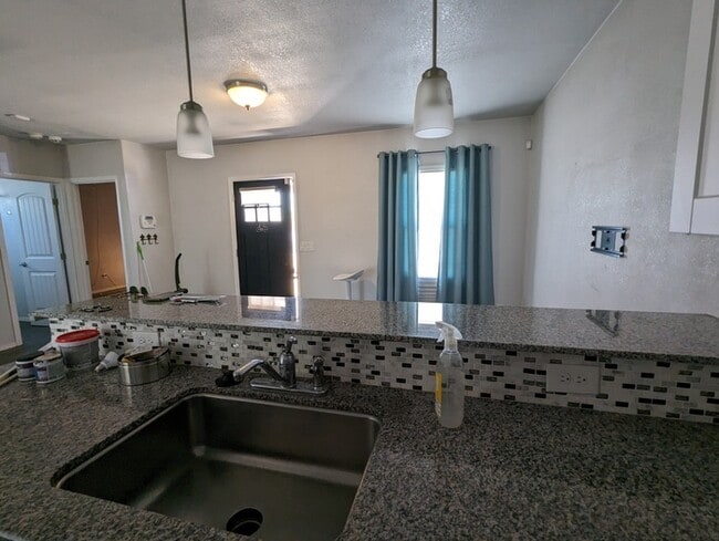 Building Photo - 2147 E Roosevelt St