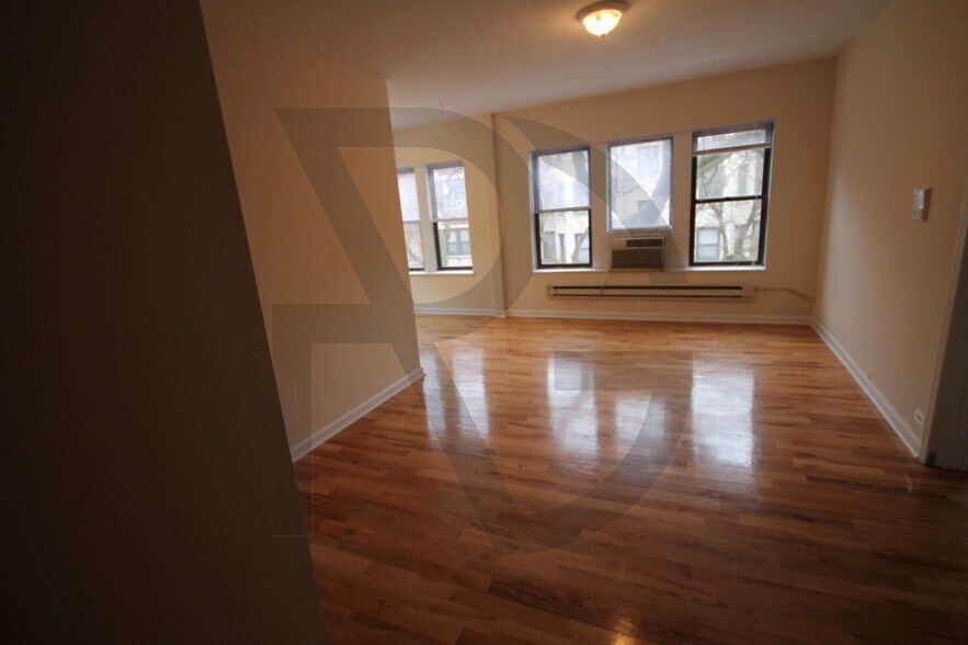 Building Photo - 3721 N Pine Grove Ave