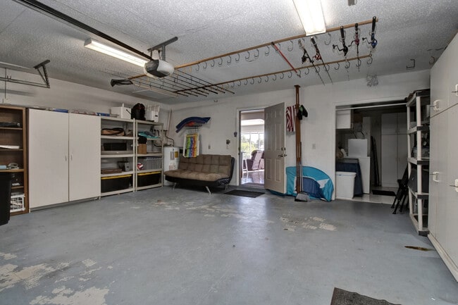 Building Photo - 4274 Gillot Blvd