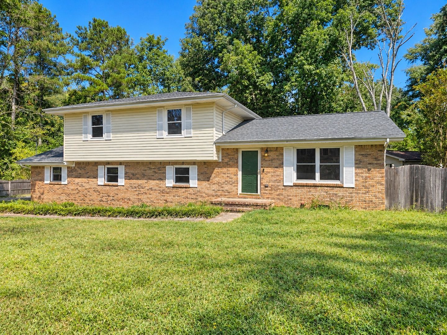 Building Photo - 492 Foster Dr