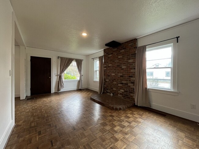 Building Photo - Character-Filled 2-Bedroom Home with Vintage Charm & Bright Living Spaces