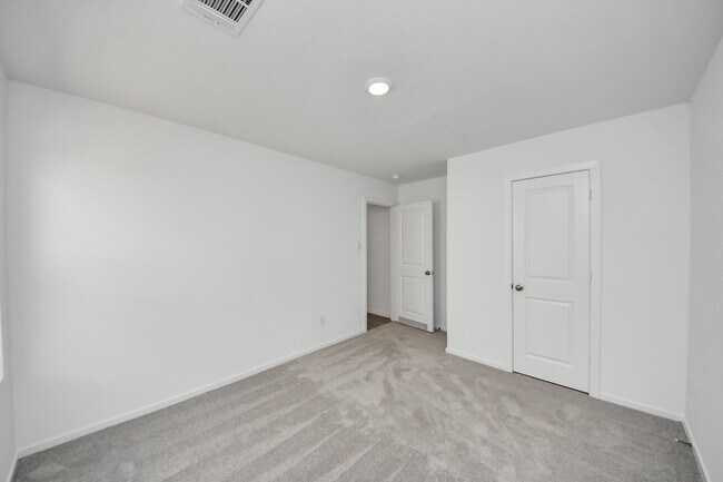 Building Photo - 27438 Sweetwater Bay Dr