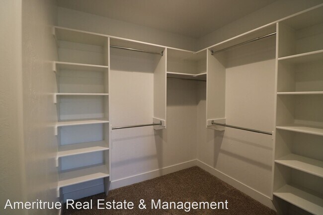 Building Photo - 3 br, 2 bath House - 577 N 220 E