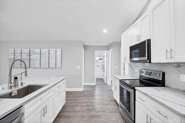 Building Photo - 618 Eastpointe Ct