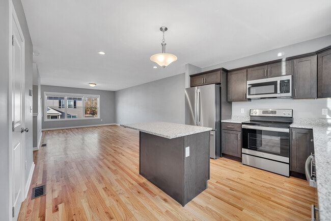 Building Photo - 88 Woodhouse Ave