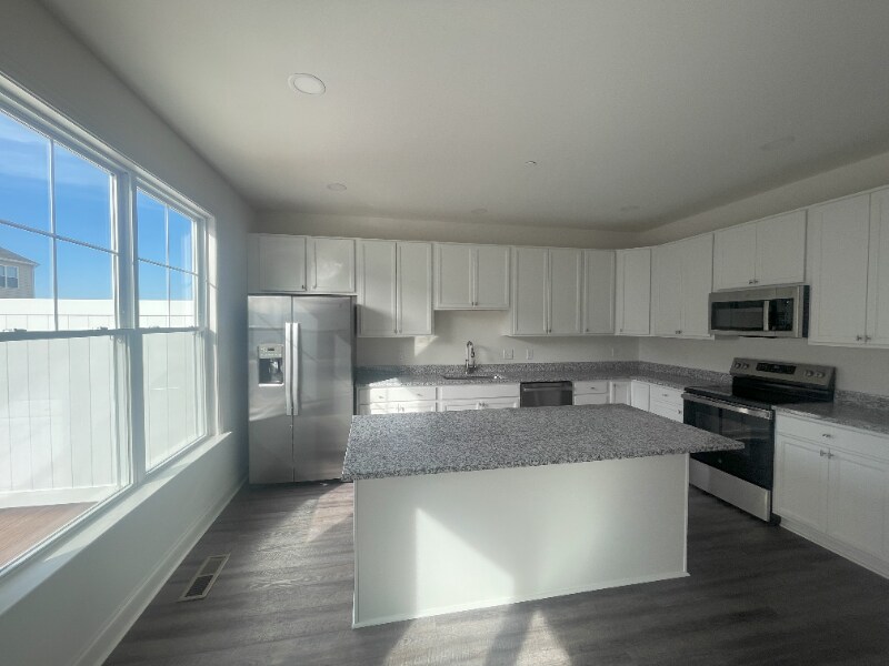 Building Photo - 247 Jessica Lyn Ave