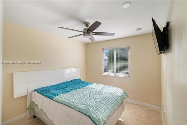 Building Photo - 5776 SW 166th Ct