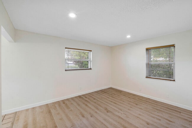 Building Photo - 8095 E St John Ave