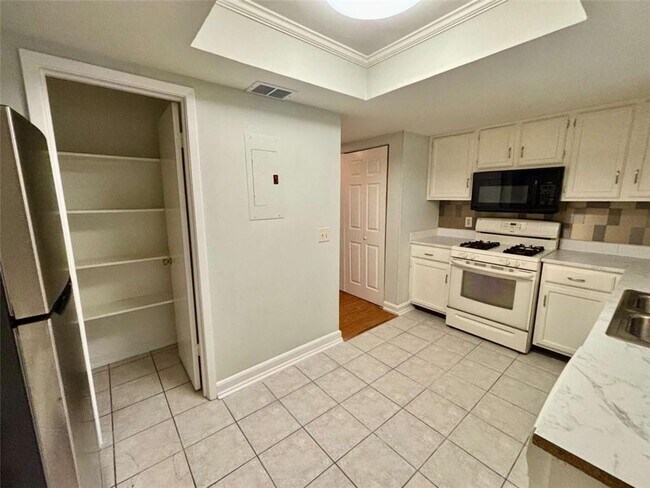 Building Photo - 57 Doranne Ct