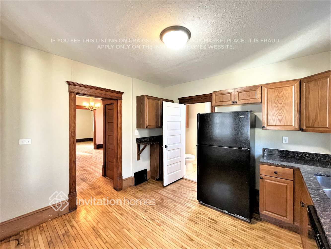 Building Photo - 496 Bay St