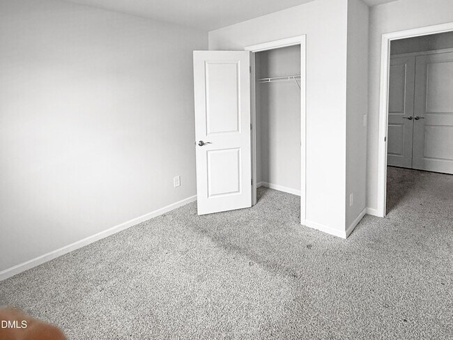 Building Photo - 671 Rolling Flds Dr