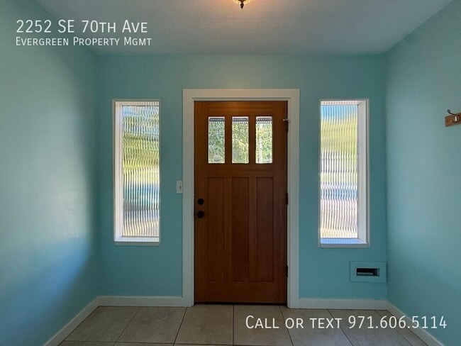 Building Photo - 2252 SE 70th Ave