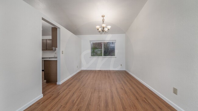 Building Photo - Four level home in Vista Grande