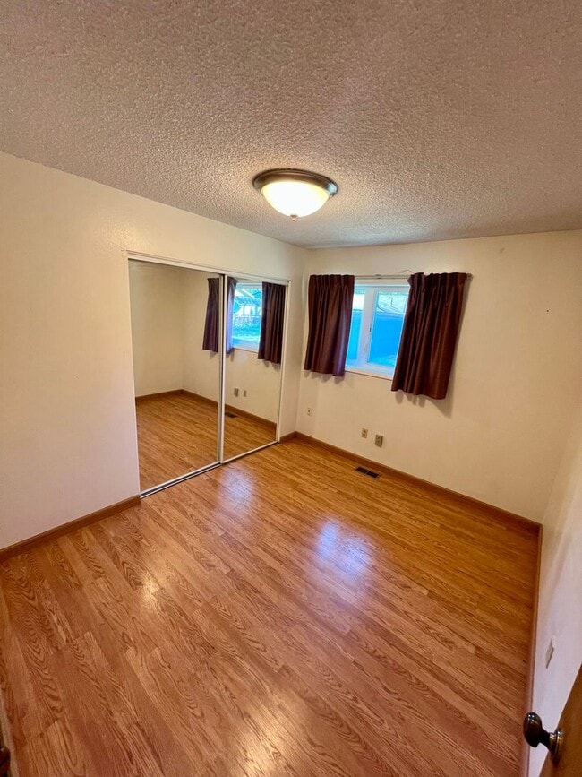 Building Photo - Dunlap Ave 4018-