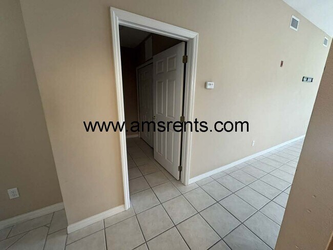 Building Photo - Spacious 2 bedroom 2 bath Condo in North Shore at Lake Hart