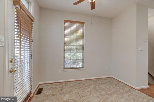 Building Photo - 6948 Banchory Ct
