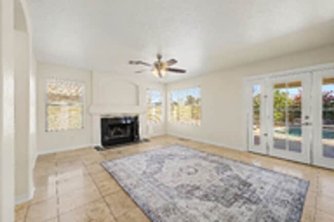 Building Photo - Newly Remodeled Home