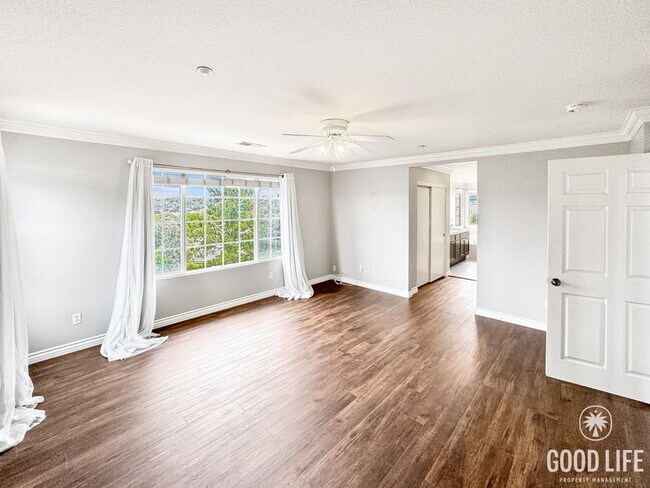Building Photo - Great 4B/2.5BA House in Vista!