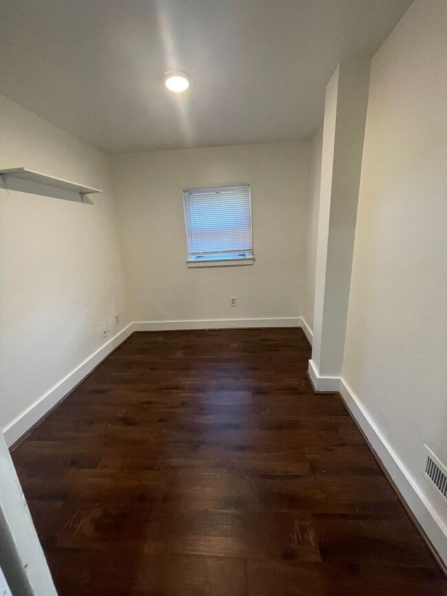 Building Photo - Spacious 5-Bedroom Home Near EMU