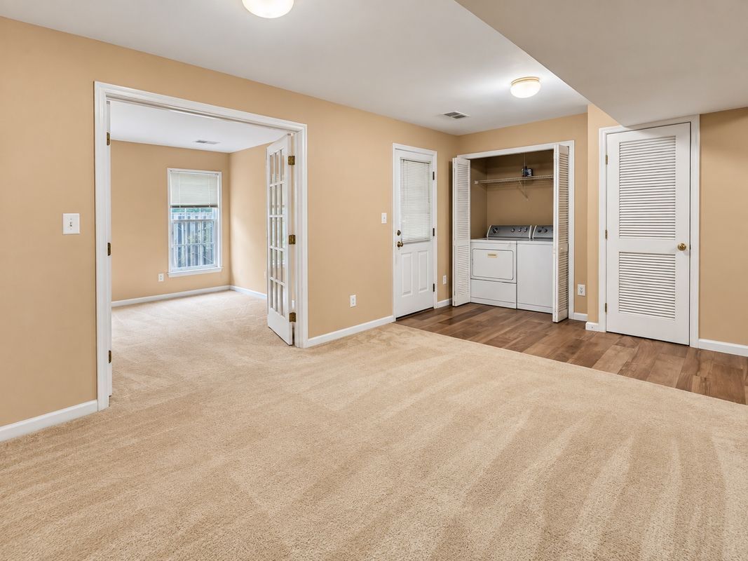 Building Photo - 2527 Banshire Dr