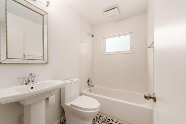 Building Photo - 336 E Weisheimer Rd