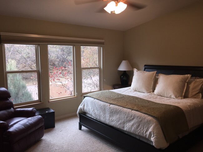 Building Photo - Manitou Springs Townhome