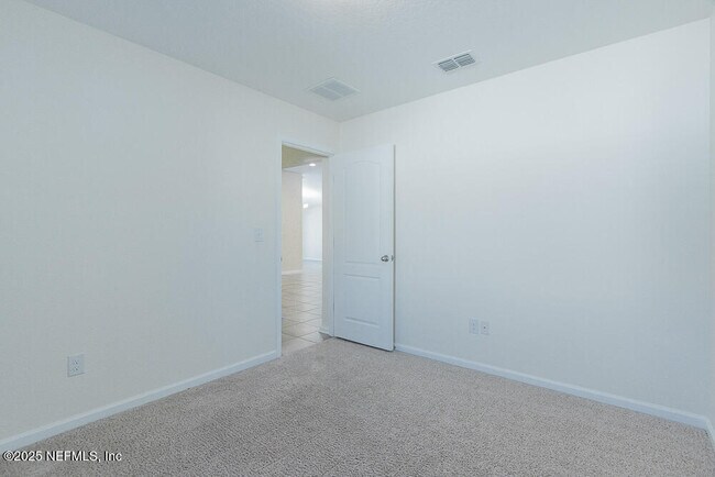 Building Photo - 95241 Tanglewood Dr