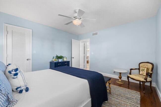 Building Photo - 511 Bayshore Dr