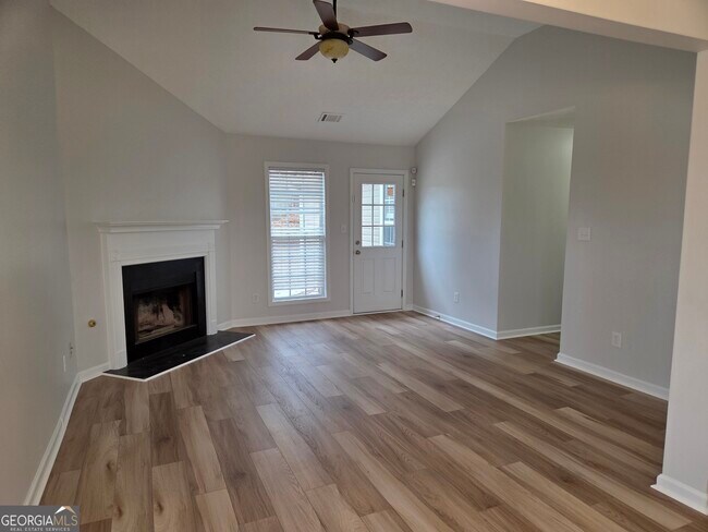 Building Photo - 14 Huntington Dr