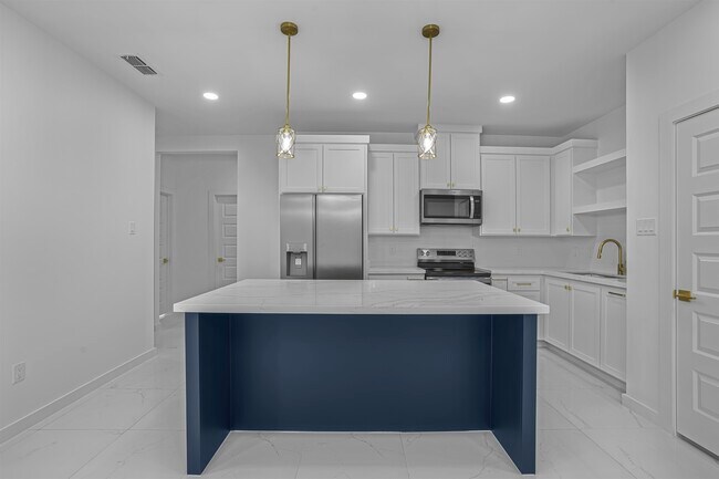 Building Photo - 3911 Yoyis St