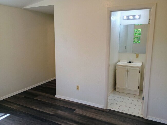 Building Photo - 12740 Co Rd 687