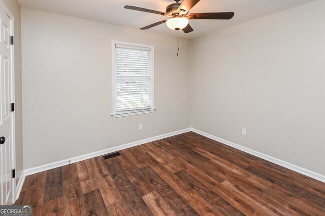 Building Photo - 377 Wesley Mill Pl
