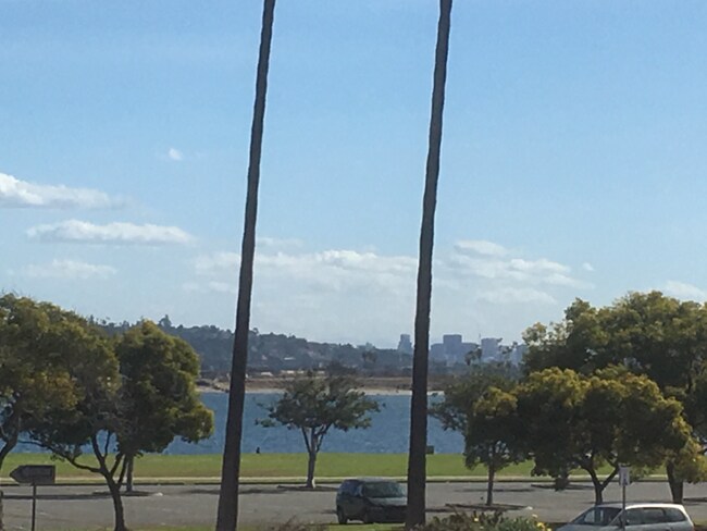 Building Photo - 3728 Ingraham St