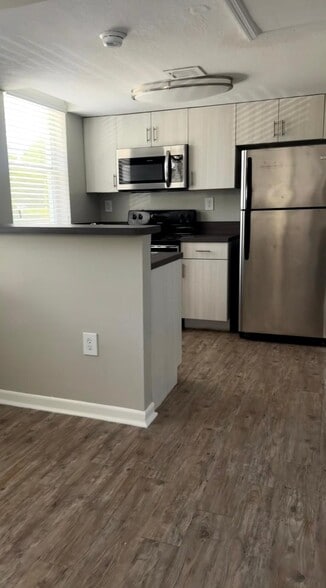 Building Photo - 10361 SW 16th St