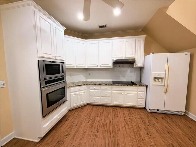 Building Photo - 4009 Treemont Ln