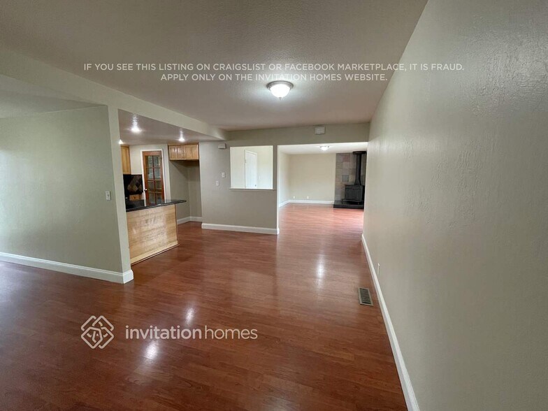 Building Photo - 3343 Hacienda Way