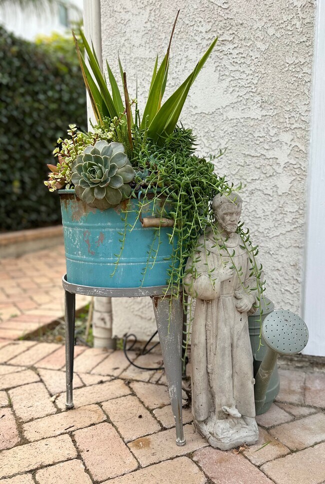 Building Photo - 449 Villa Blanca Ct