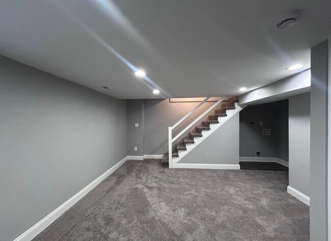 Building Photo - 4 Bedrooms 2 Bathrooms, 21239