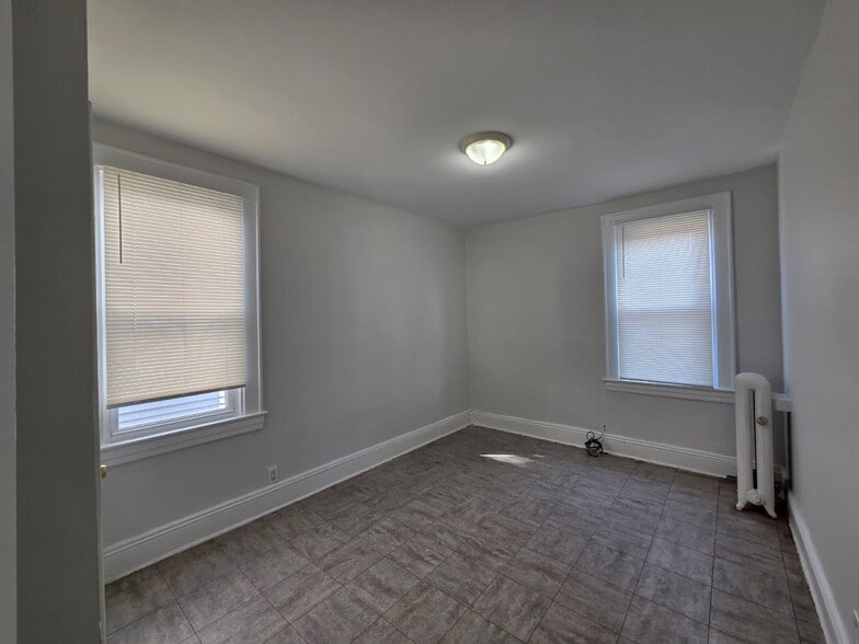 Building Photo - 1171 W Front St