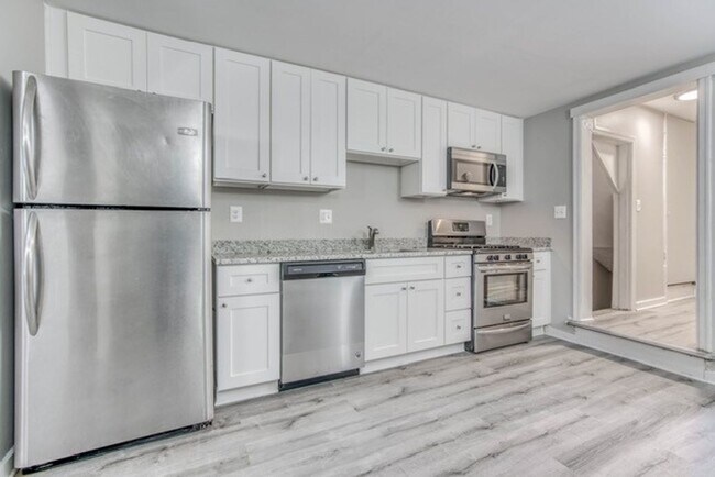 Building Photo - Apartment in Upper Fells Point, Baltimore, MD!