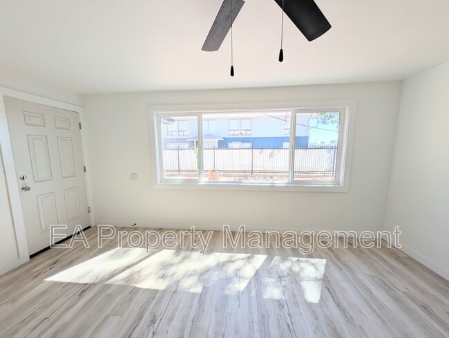 Building Photo - 3712 Bryn Mawr Dr NE