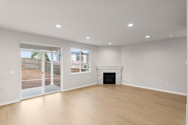 Building Photo - Corner Lot 3 Bedroom Home in Happy Valley