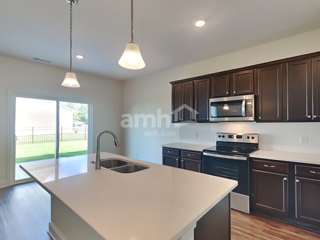 Building Photo - 5228 Valor Dr